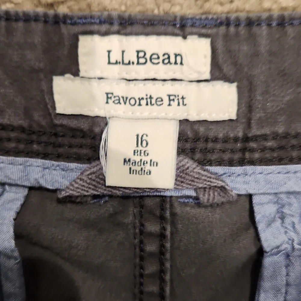 LL BEAN ladies DISTRESSED Favorite Fit shorts. Sz 16 - WORN ONCE - Picture 2 of 6